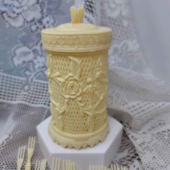 Vintage Celluloid 1960s Faux Ivory Cocktail Fork Set - Picture 3 of 10